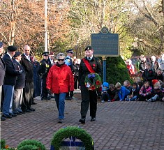 2015
												11 11 Cenotaph, Lion's Head (56a).JPG